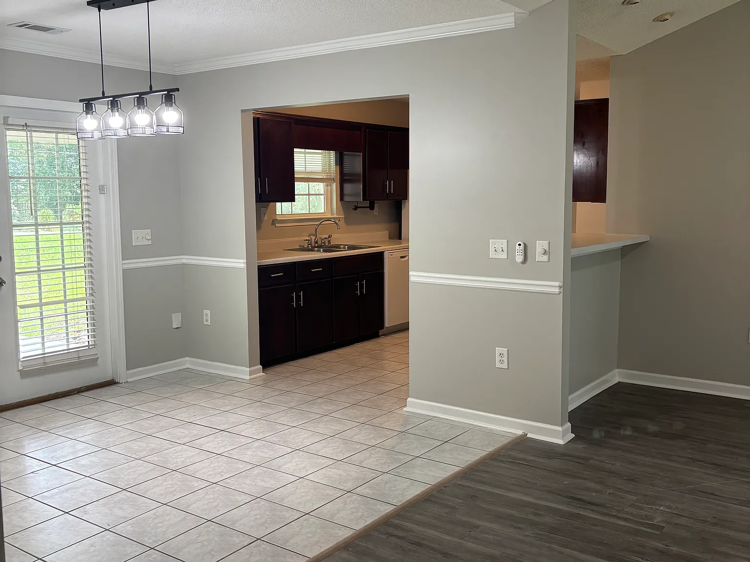 3 bed, 1272 sqft, $1,875 — Photo 2