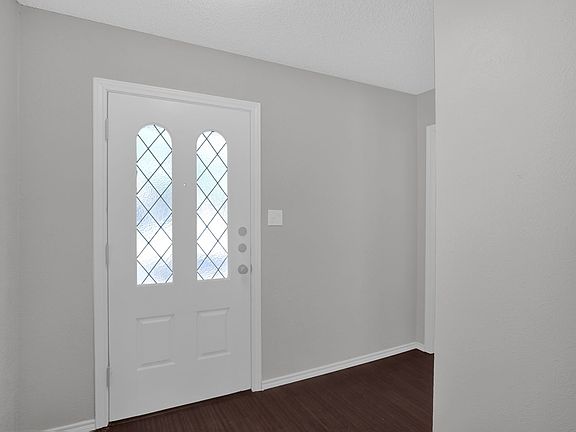 2nd image of 318 Gwendola Dr
