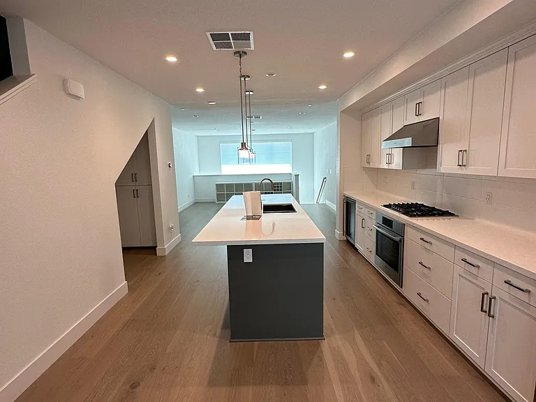 15118 Shore Dr — Photo 2