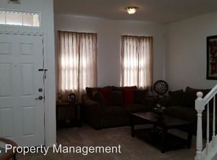 4080 W Apple Tree Ln, Fresno, CA 93722