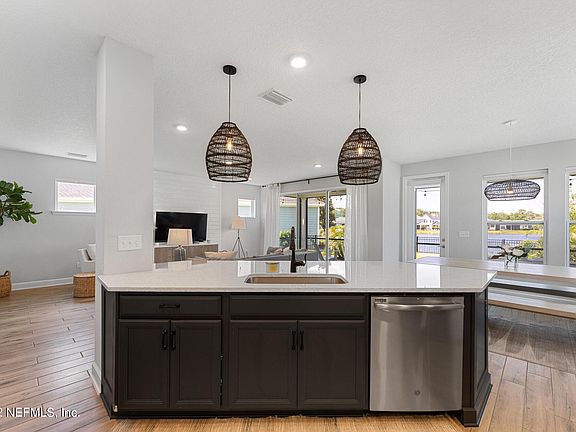 4th image of 49 Vista Lake Cir