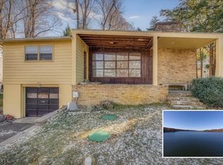 127 E Shore Trl, Sparta, NJ 07871