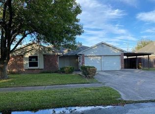 1006 N Shepherd Dr, Baytown, TX 77520