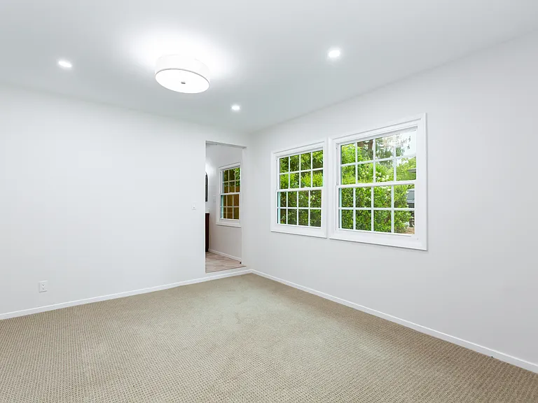 309 Nancy Way — Photo 5