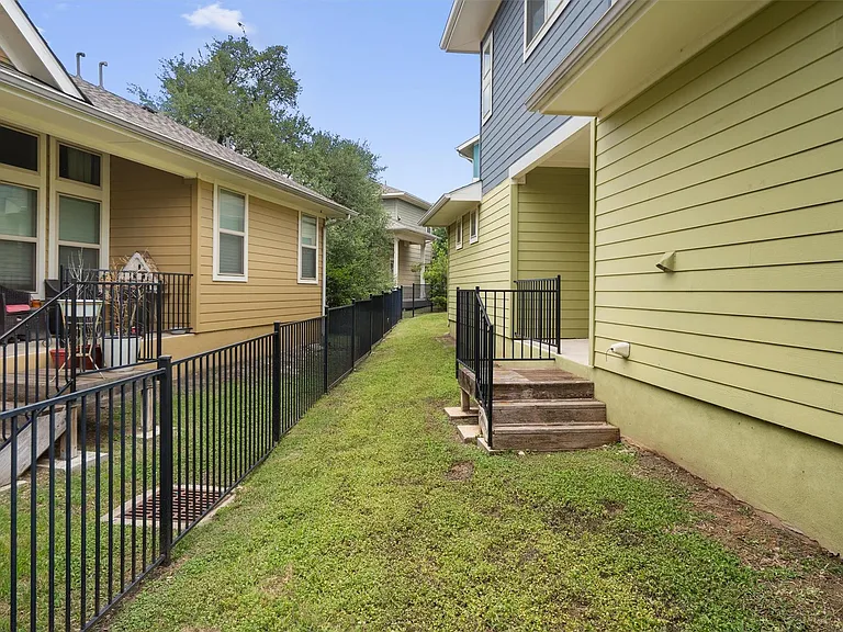 10625 Wills Loop — Photo 32
