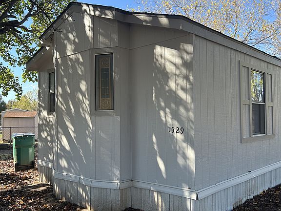3rd image of 1529 Crimson Ln