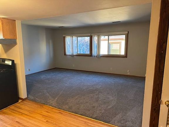 5th image of 3254 Bloomington Ave