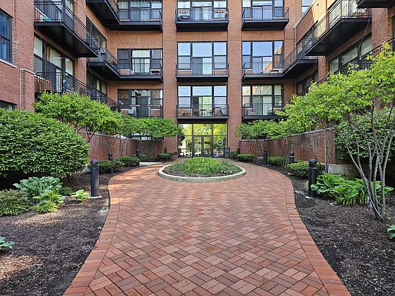 3rd image of 2323 W Pershing Rd APT 230