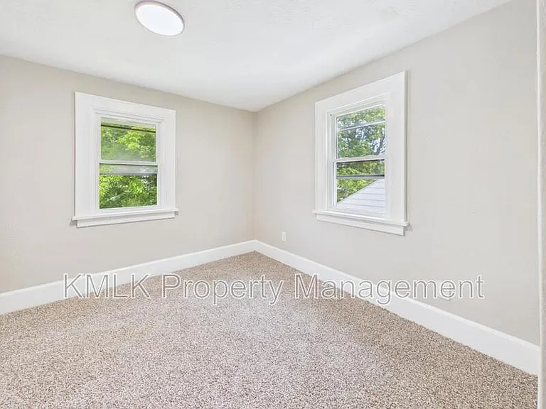 2899 Northland St — Photo 34