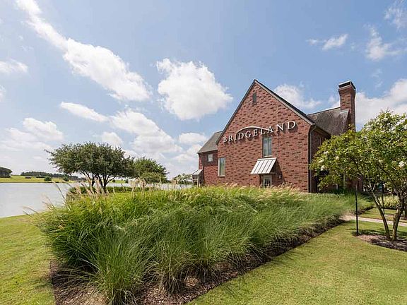 Bridgeland Amenities Welcome Center
