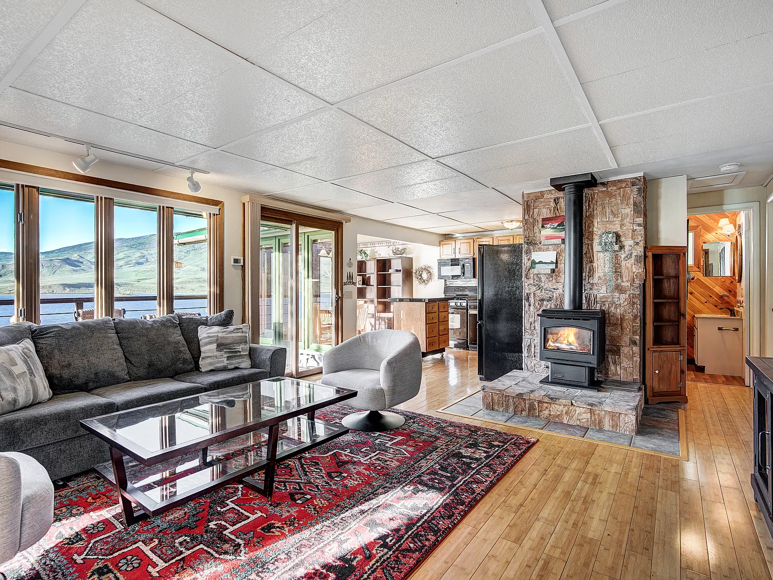 2 bed, 1216 sqft, $2,200 — Photo 3