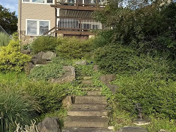 12B Deane Rd, Hopatcong, NJ 07843