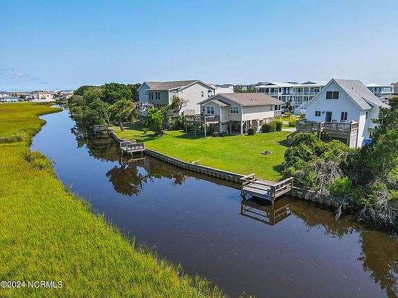 4th image of 3520 E Pelican Drive