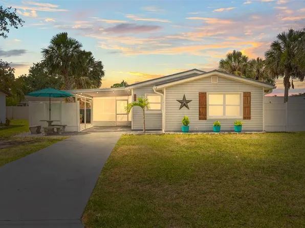 512 Flame Tree Dr, Apollo Beach, FL 33572