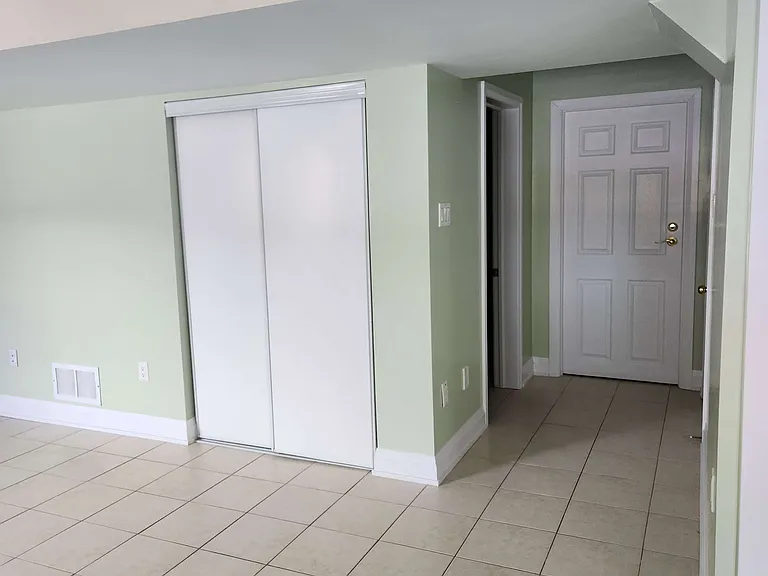 103 Sun King Cres #BASEMENT — Photo 4