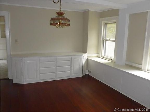 4th image of 148 Woodrow St