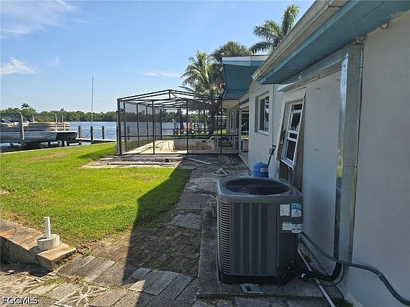 4th image of 4919 E Riverside Dr