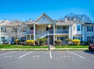 95 Sapphire Ln, Franklin Park, NJ 08823