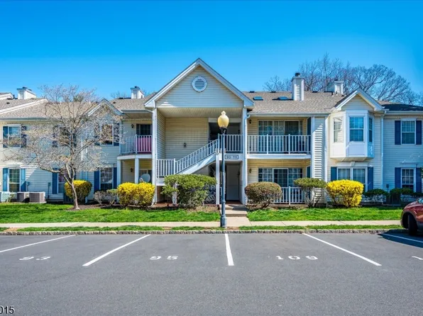 95 Sapphire Ln, Franklin Twp., NJ 08823