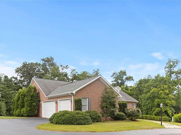 5th image of 213 Stevens Dr