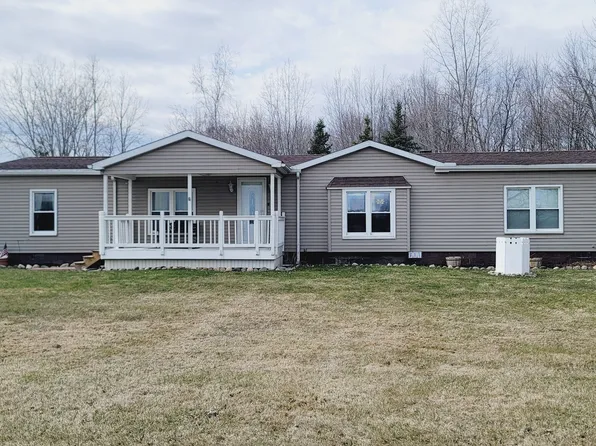 2611 Miller Rd, Berlin, MI 48002