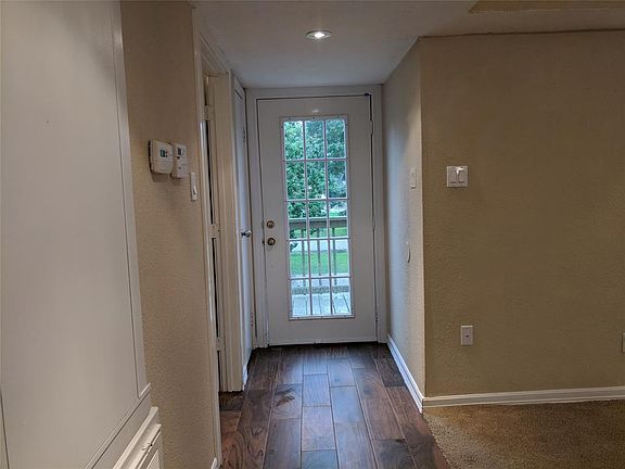 3rd image of 607 N Shady Ln