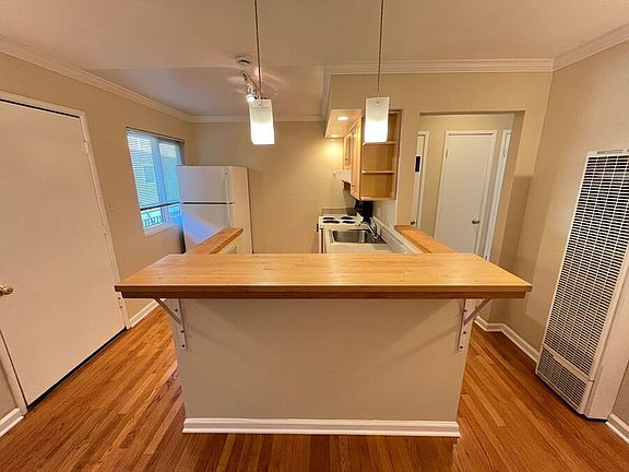 2nd image of 329 Lester Ave APT 3