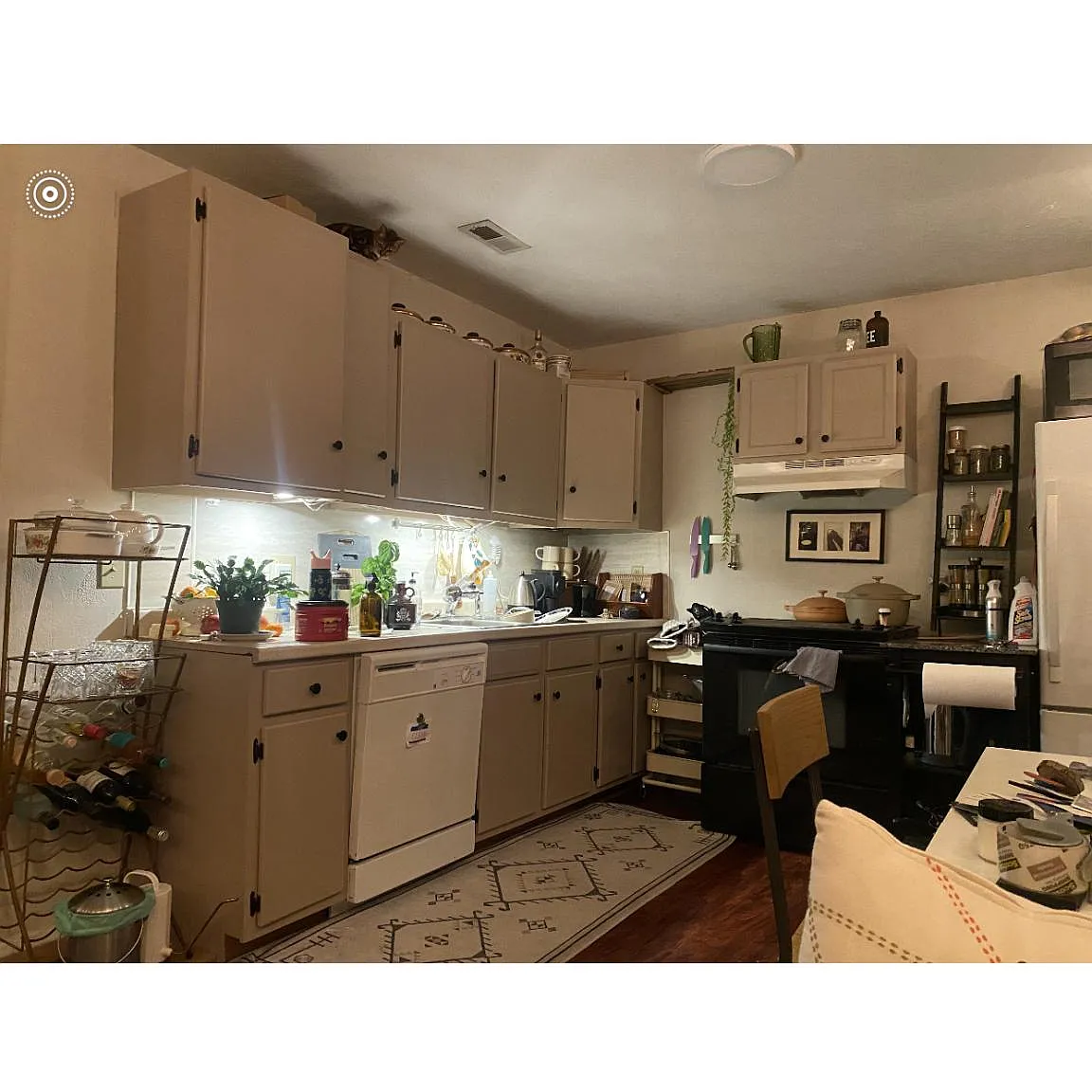 3 bed, 1100 sqft, $1,700 — Photo 1