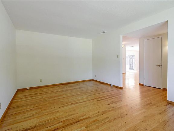 5th image of 6201 Hopi Cir