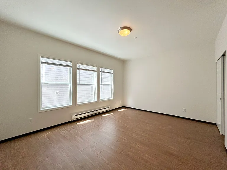Ludlow Apartments — Photo 37