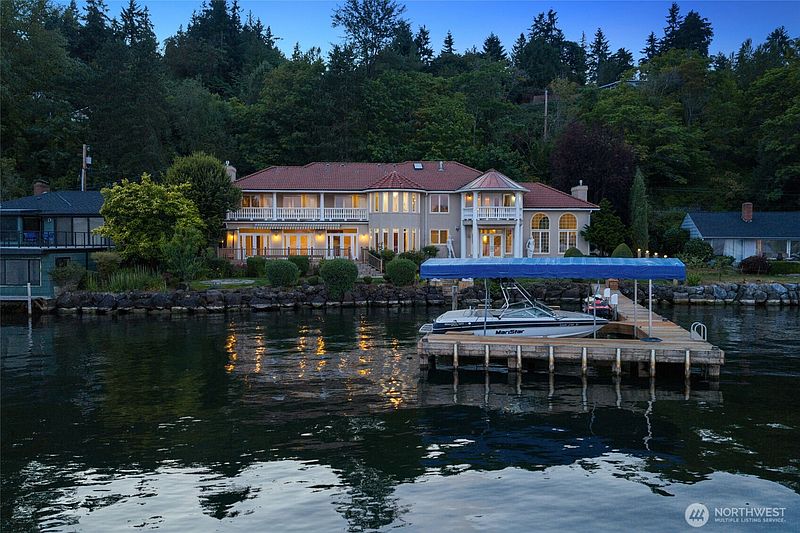 5th image of 17765 Beach Drive NE