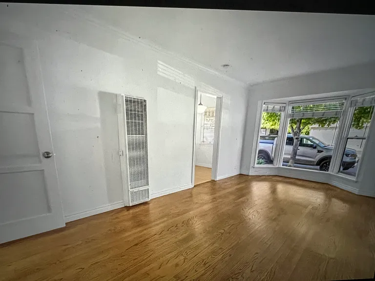 305 Coronado — Photo 19