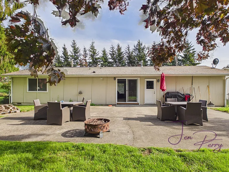 2274 Thornton St — Photo 2