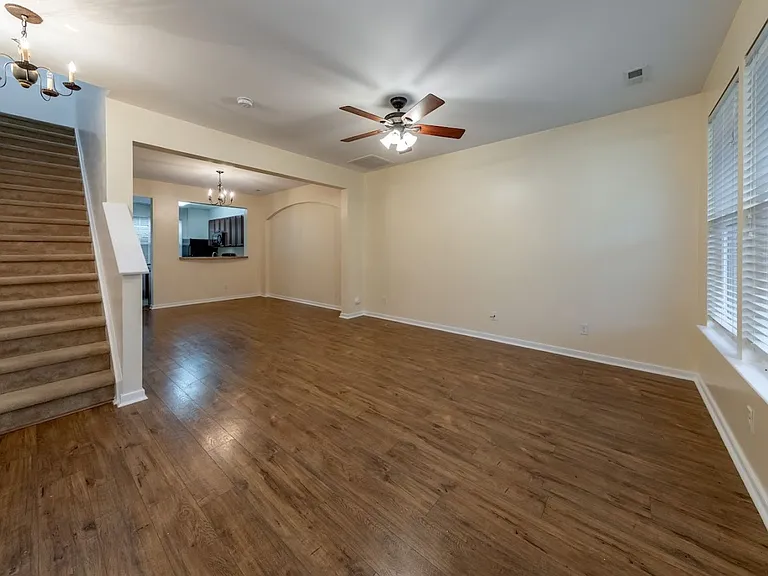 3217 Francis Ct — Photo 2