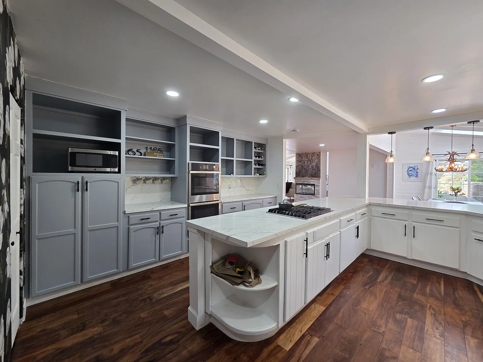 3 bed, 2553 sqft, $4,700 — Photo 2
