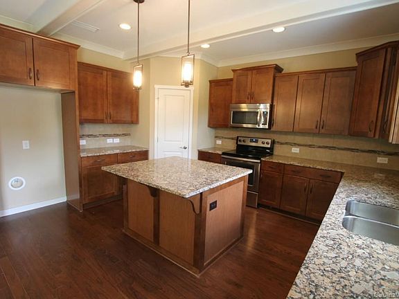 4th image of 8214 Cool Springs Ct #174