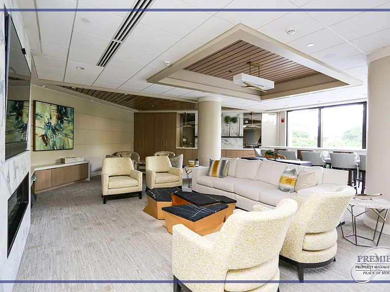 4551 Gulf Shore Blvd N #301 — Photo 38