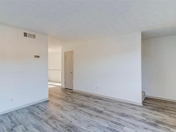 4th image of 396 Northdale Ct
