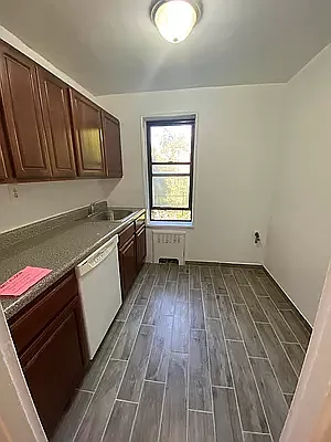 Rented by Contact Realty | media 15