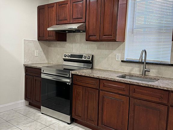 3rd image of 4519 Baltimore Ave Floor 2