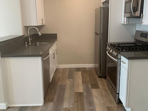 3rd image of 165 N Michigan Ave APT 211
