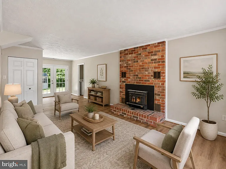 2324 Kent Ct — Photo 9