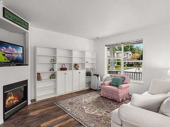 4th image of 484 NW Celtis Ln
