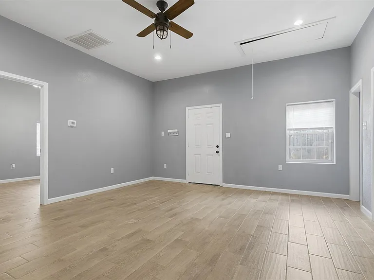 324 Johnson St #B — Photo 2