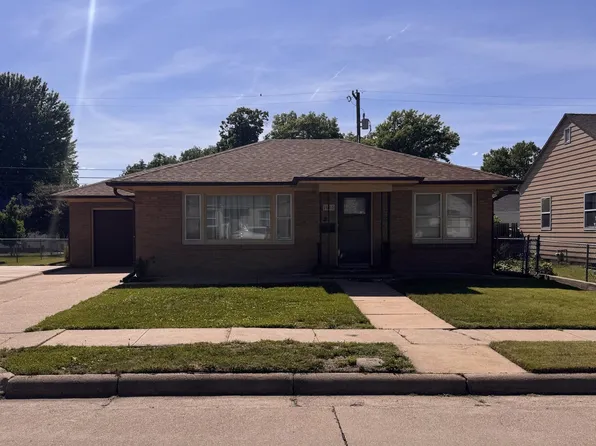1009 Williams Ave, Hastings, NE 68901