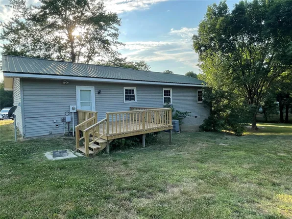 10664 Wagon Trl, Dexter, MO 63841