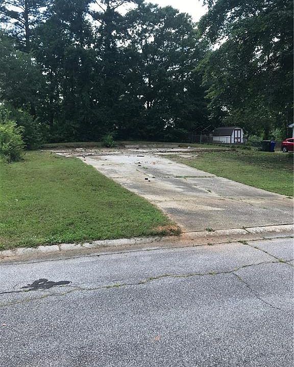 2nd image of 1196 Woodbridge Dr NE Lot 0