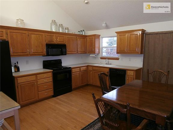 4th image of 845 SW Harvest Dr
