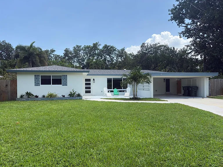 1400 NW 4th St — Photo 1