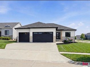 935 Santa Clara St, Lincoln, NE 68523
